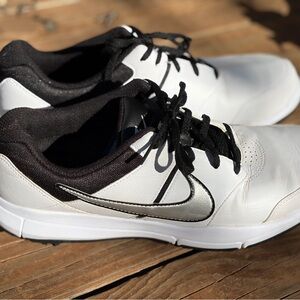 Nike Men's White and Black Golf Shoes